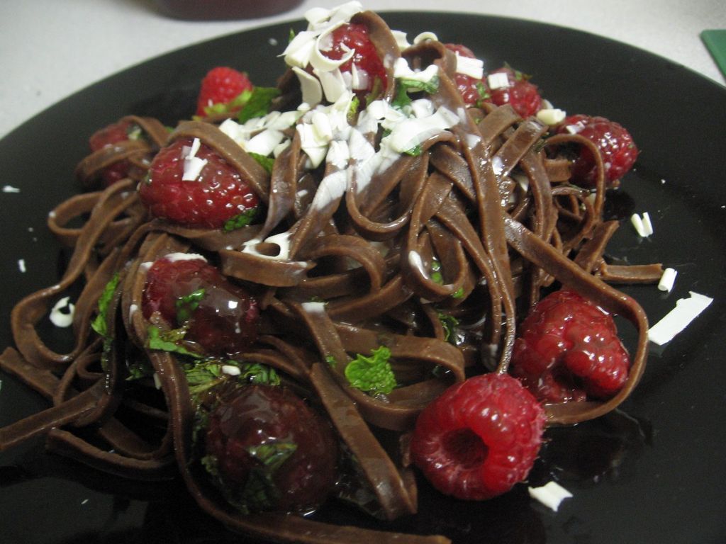 Sekte Terbaru Makan Spaghetti, Campur Susu Cokelat Hasilnya Malah Mirip Cacing