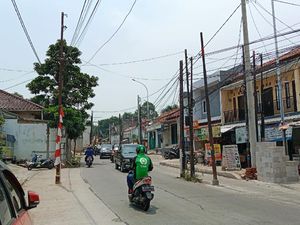 Pemkot Depok Akan Pindahkan Tiang di Tengah Jl Erha: Akhir Bulan Selesai