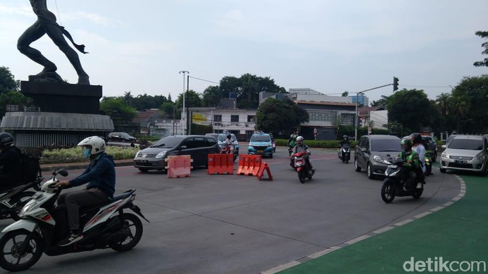 Titik pemeriksaan ganjil genap Bundaran Senayan