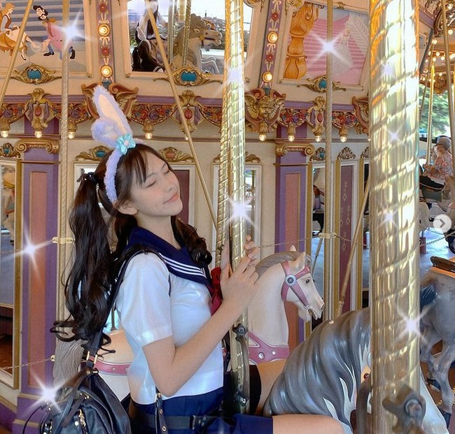 Inilah penampakan imut Ukei Cheung yang masih bersegaram sekolah. Foto: Instagram