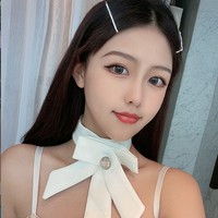 Wanita muda bernama Ukei Cheung sosoknya tengah menjadi sorotan. Dia dikabarkan dekat dengan aktor Stephen Chow yang usianya jauh di atasnya. Foto: Instagram