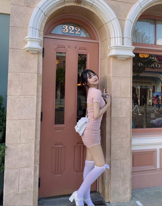 Pria mana yang tak terpesona dengan kecantikan Ukei. Selain memiliki wajah cantik, Ukei pun kerap tampil seksi. Foto: Instagram