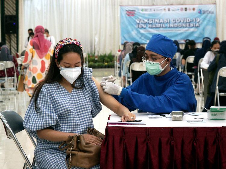 Yuk Lihat Vaksinasi COVID-19 untuk Ibu Hamil di Berbagai Daerah