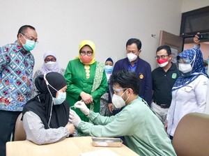 Ratusan Ibu Hamil Jalani Vaksinasi COVID-19 di RSHS Bandung