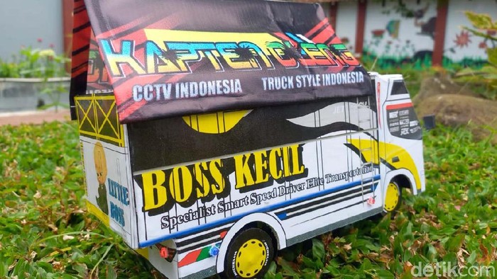 Warga binaan Rutan Kelas IIB Kabupaten Purbalingga, Jawa Tengah sangat produktif. Setiap harinya mereka membuat puluhan sampai ratusan mainan miniatur truk oleng.