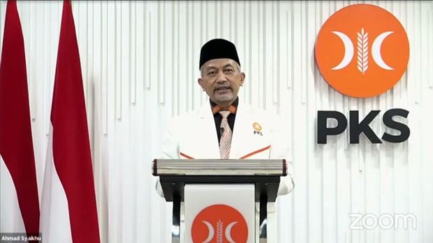 Presiden PKS Ahmad Syiakhu