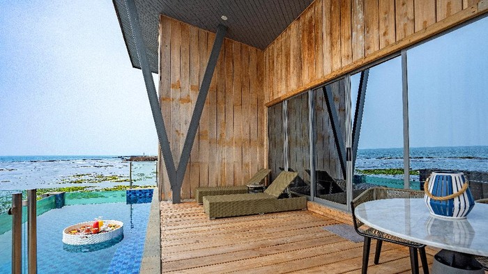 Aquavilla Aston Anyer Beach Hotel