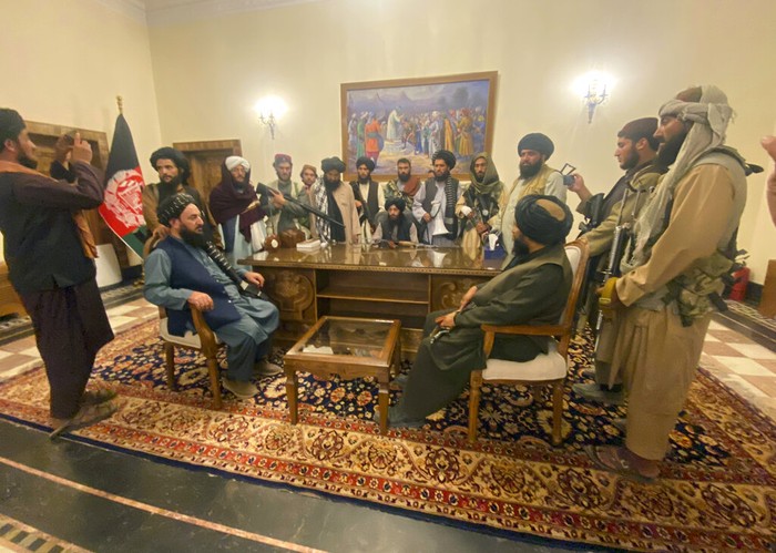 Operasi militer yang digencarkan Taliban membutuhkan dana yang tidak sedikit meski tidak diketahui secara pasti besaran dana namun dikutip VOA, Taliban diprediksi mampu menghasilkan US$300 juta hingga US$1,6 miliar per tahunnya.