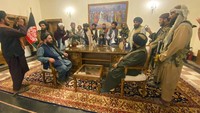 Kelompok bersenjata ini kini berhasil menduduki istana kepresidenan Afghanistan dan menguasai sejumlah kota strategis seperti Herat, Kandahar, Jalalabad, Mazar-i-Sharif, dan lainnya. AP Photo/Zabi Karimi.