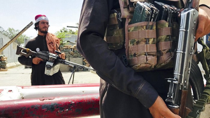 Operasi militer yang digencarkan Taliban membutuhkan dana yang tidak sedikit meski tidak diketahui secara pasti besaran dana namun dikutip VOA, Taliban diprediksi mampu menghasilkan US$300 juta hingga US$1,6 miliar per tahunnya.