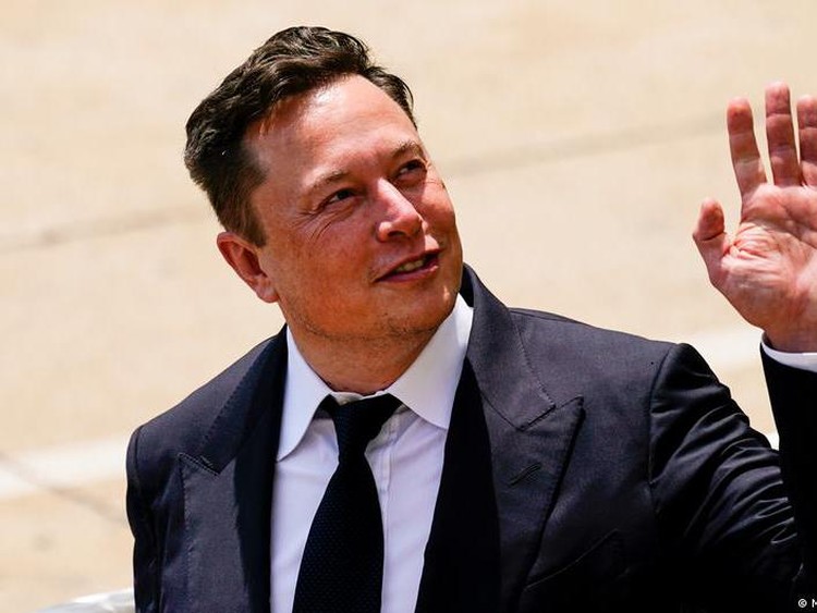 Elon Musk Berencana Buat Robot Humanoid untuk Mengerjakan Tugas 