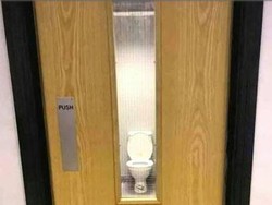 8 Toilet Ini Bikin Kamu Harus Pikir Berkali-kali Saat Mau Pakai