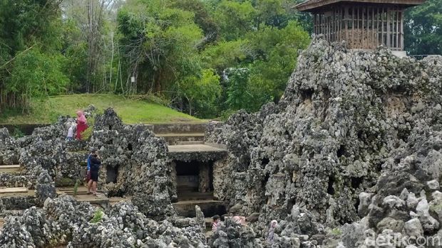 Gua Sunyaragi Cirebon