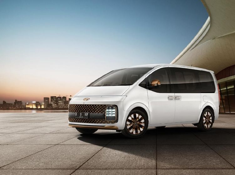 Lihat Dari Dekat Mewahnya Hyundai Staria, Calon Penjegal Toyota Alphard