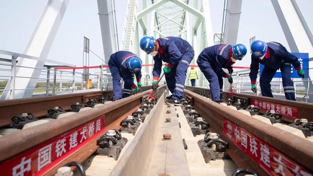 Jembatan kereta api Tongjiang-Nizhneleninskoye China dan Rusia