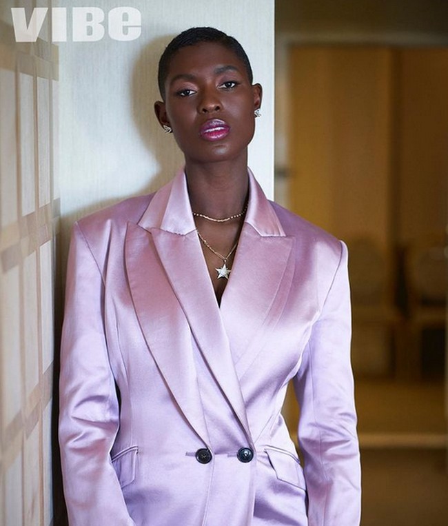 Pada malam pergantian tahun dari 2018 ke 2019, Jodie yang melamar Joshua saat keduanya berlibur ke Nicaragua. Itu momen yang sangat indah, romantis, kami berjalan di pantai dan dia bertanya maukan aku menikahinya. Ini adalah keputusan terbaikku, ungkap aktor 43 tahun itu. Foto: dok. Instagram/@jodiesmith