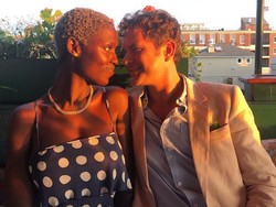 Potret Istri Joshua Jackson, Model Keturunan Jamaika yang Jadi Korban Rasisme