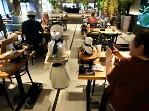 Kafe Tokyo Ini Punya Pegawai Robot yang Dioperasikan dari Jarak Jauh
