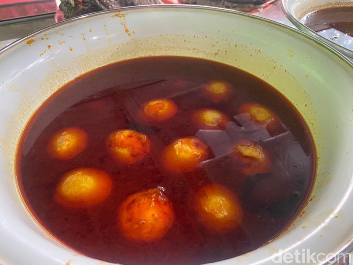Ketagihan Nasi Rames Telur Bebek Kuah Semur di Warung Belek yang Murah Abis Ketagihan Nasi Rames Telur Bebek Kuah Semur di Warung Belek yang Murah Abis