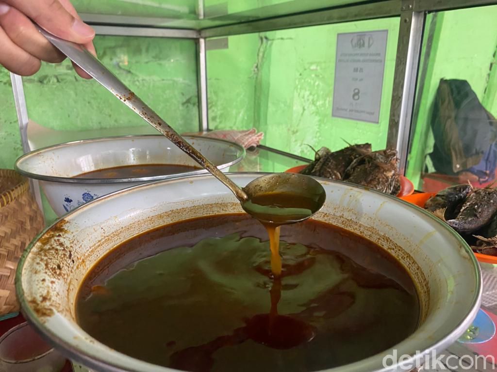 Ketagihan Nasi Rames Telur Bebek Kuah Semur di Warung Belek yang Murah Abis