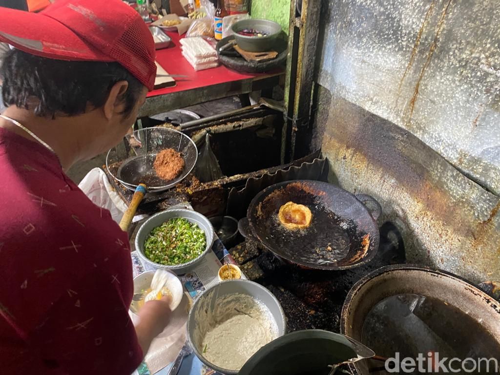 Ketagihan Nasi Rames Telur Bebek Kuah Semur di Warung Belek yang Murah Abis