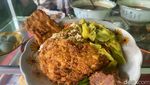 Ketagihan Nasi Rames Telur Bebek Kuah Semur di Warung Belek yang Murah Abis