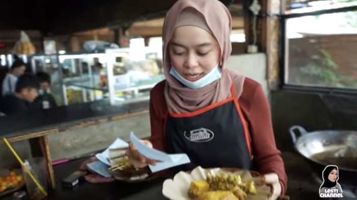 Lesti Kejora Punya Rumah Makan Sunda, Nangis Saat Merasakan Jadi Pegawai! Lesti Kejora Punya Rumah Makan Sunda, Nangis Saat Merasakan Jadi Pegawai!