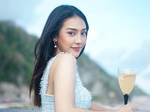 Anya Geraldine Ciuman dengan Reza Rahadian, Netizen Sebut Mirip Han So Hee