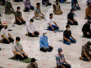 Cerita Jemaah yang Akhirnya Bisa Salat Jumat Lagi di Istiqlal