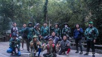 Komunitas kami memburu foto orangutan liar