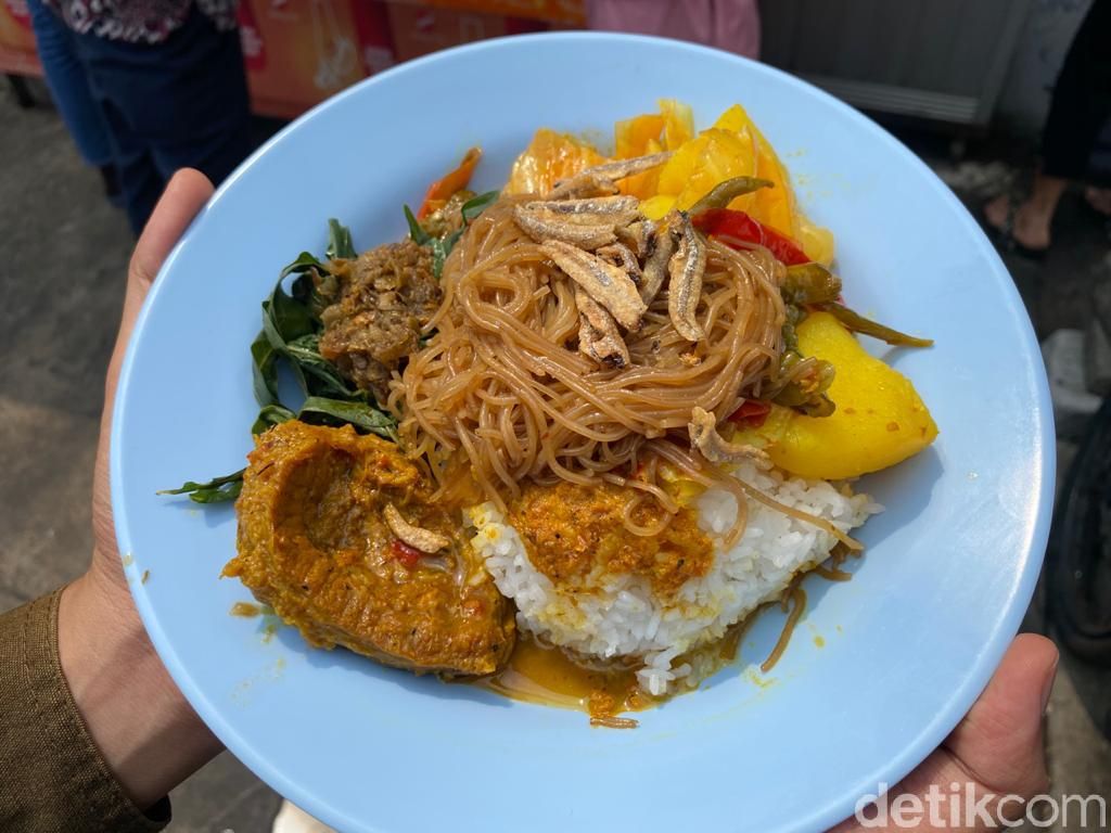 Nasi Anai Galung: Komplet! Nasi Rames Pedas khas Pematang Siantar yang Halal di Jakarta