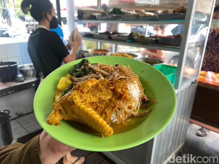 Sarapan Nasi Galung Pedas Khas Pematang Siantar Yang Halal Dan Enak Di