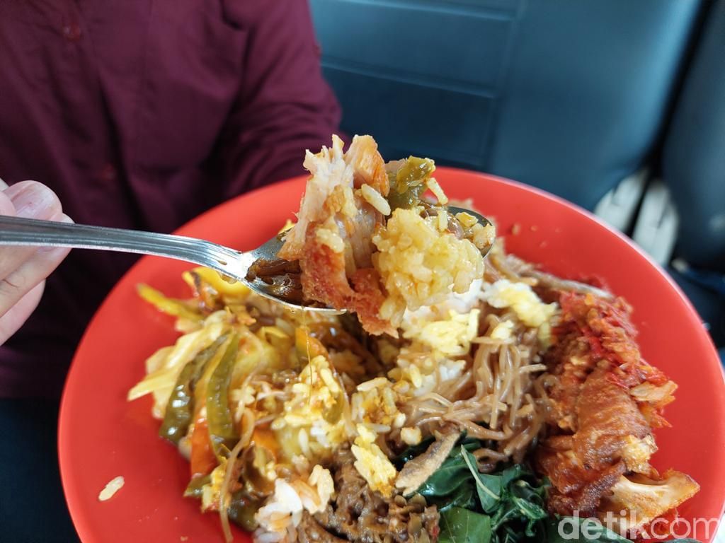 Nasi Anai Galung: Komplet! Nasi Rames Pedas khas Pematang Siantar yang Halal di Jakarta