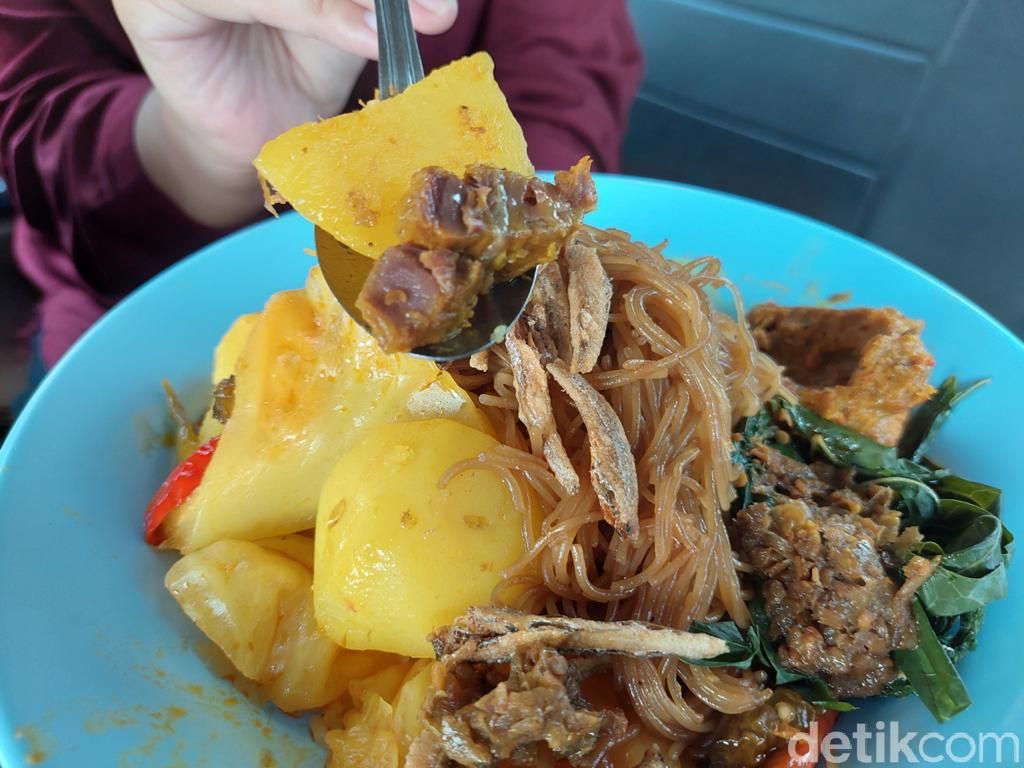 Nasi Anai Galung: Komplet! Nasi Rames Pedas khas Pematang Siantar yang Halal di Jakarta