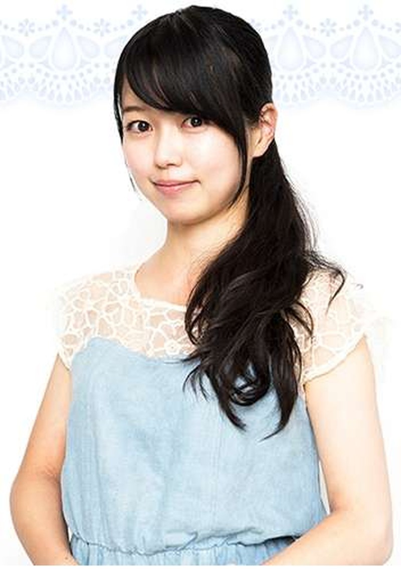 Jaclyn Castaneda adalah wanita kebangsaan Amerika yang mengisi suara Wanwan dan Commander Eva. Foto: Instagram/@princessa_jaq

Yang menjadi announcer di Mobile Legends berbahasa Inggris adalah Christina Vee. Foto: https://www.cristinavee.com/