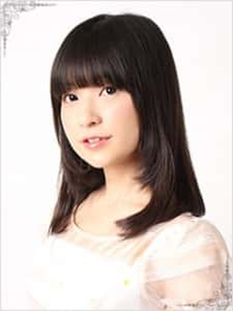 Jaclyn Castaneda adalah wanita kebangsaan Amerika yang mengisi suara Wanwan dan Commander Eva. Foto: Instagram/@princessa_jaq

Yang menjadi announcer di Mobile Legends berbahasa Inggris adalah Christina Vee. Foto: https://www.cristinavee.com/