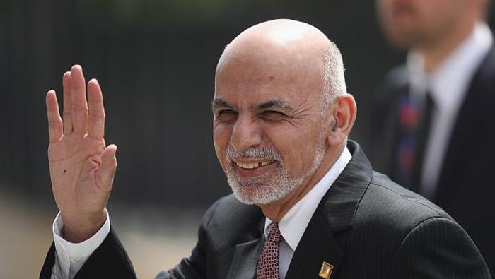 WARSAW, POLAND - JULY 08:  Ashraf Ghani, President of Afghanistan, arrives for the Warsaw NATO Summit on July 8, 2016 in Warsaw, Poland. NATO member heads of state, foreign ministers and defense ministers are gathering for a two-day summit beginning later today.  (Photo by Sean Gallup/Getty Images)