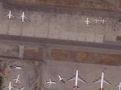 Satelit Rekam Momen Mencekam Warga Afghanistan Geruduk Bandara