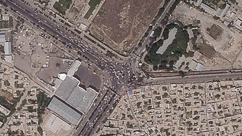 Kepadatan lalu lintas menuju bandara yang terekam satelit. Foto: AP