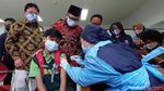 Senangnya Walkot Bandung Lihat Pelajar Antusias Ikut Vaksinasi