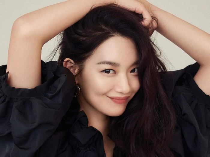 Shin Min Ah dan Kim Seon Ho