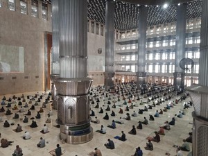 Istiqlal Gelar Salat Jumat dengan Prokes Ketat, Begini Penampakannya
