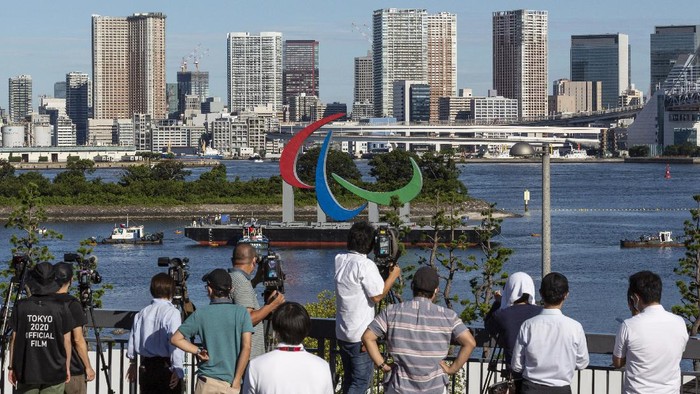 Tokyo Bersiap Sambut Paralimpiade 2020 A Paralympic Symbol is seen installed at Odaiba Marine Park on Friday, Aug. 20, 2021, in Tokyo. TThe Tokyo Paralympics open on Aug. 24 in a ceremony at Tokyo's National Stadium. (Yuichi Yamazaki/Pool Photo via AP)