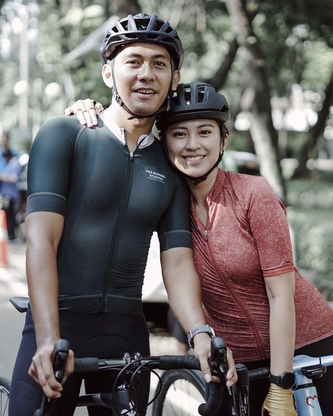 Tua sehat bahagia bareng aamiin! Abis makin kesini apa lg ya yg dipikirin selain gimana supaya lebih sehat, tua bahagia sama suami dan anak2?, tulisnya selagi mengunggah foto ini.Foto: Instagram @tynakannamirdad