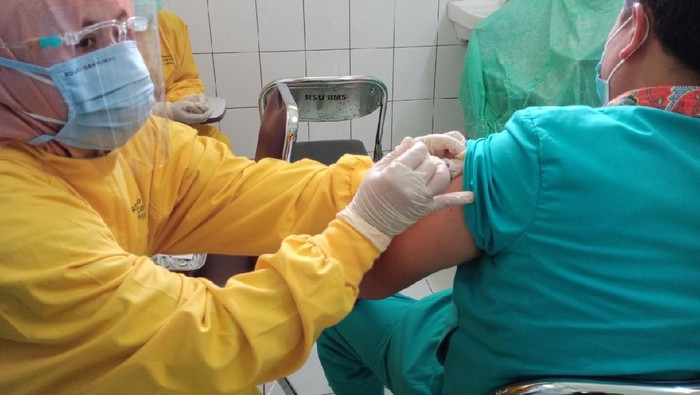 Nakes di Banyumas Mulai Dapat Booster Vaksin Moderna