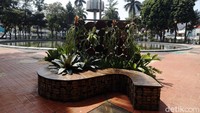 Ruang lingkup penataan mencakup penanaman, perapihan plaza, pengecatan dan perbaikan pos jaga, pengecatan pagar dan pilar, serta perbaikan air mancur dan instalasinya.