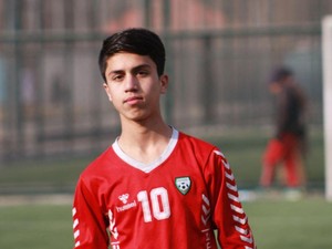 Kisah Tragis Pesepakbola Afghanistan Tewas Usai Berpegangan ke Pesawat AS