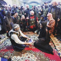 Ketenangan dan keberanian Clarissa tentu adalah hasil dari dedikasinya sebagai jurnalis. Ia merupakan koresponden internasional senior yang berbasis di London. Selama 15 tahun, ia sudah ditugaskan untuk meliput berbagai konflik yang terjadi di Suriah, Irak, Afghanistan, Yaman, Rusia, Ukraina, dan lain-lain. Foto: Instagram @clarissawardcnn