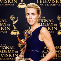 Wanita yang sering mendapat penghargaan itu pun telah menulis buku mengenai perjalanan kariernya dalam dunia junalistik berjudul On All Fronts: The Education of a Journalist. Foto: Instagram @clarissawardcnn