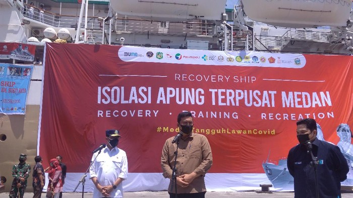 Erick Thohir-Budi Karya Tinjau Kapal Isoter Didampingi Bobby